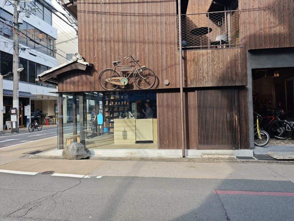 日式町屋裡的咖啡時光:藍瓶咖啡京都六角店全攻略 1 blue bottle coffee kyoto rokkaku1