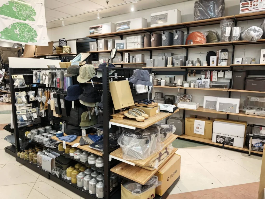 【台北露營裝備】愚公移山戶外露營館逛店開箱|松山光復北路的裝備寶庫,選購攻略一次看 2 Foolish12