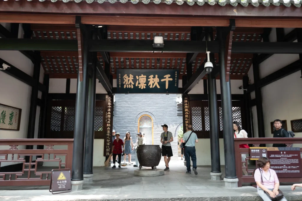 成都惠陵遊記|走進武侯祠裡的劉備墓,紅牆竹影下與一代梟雄的千年對望 2 HuilingMausoleum07