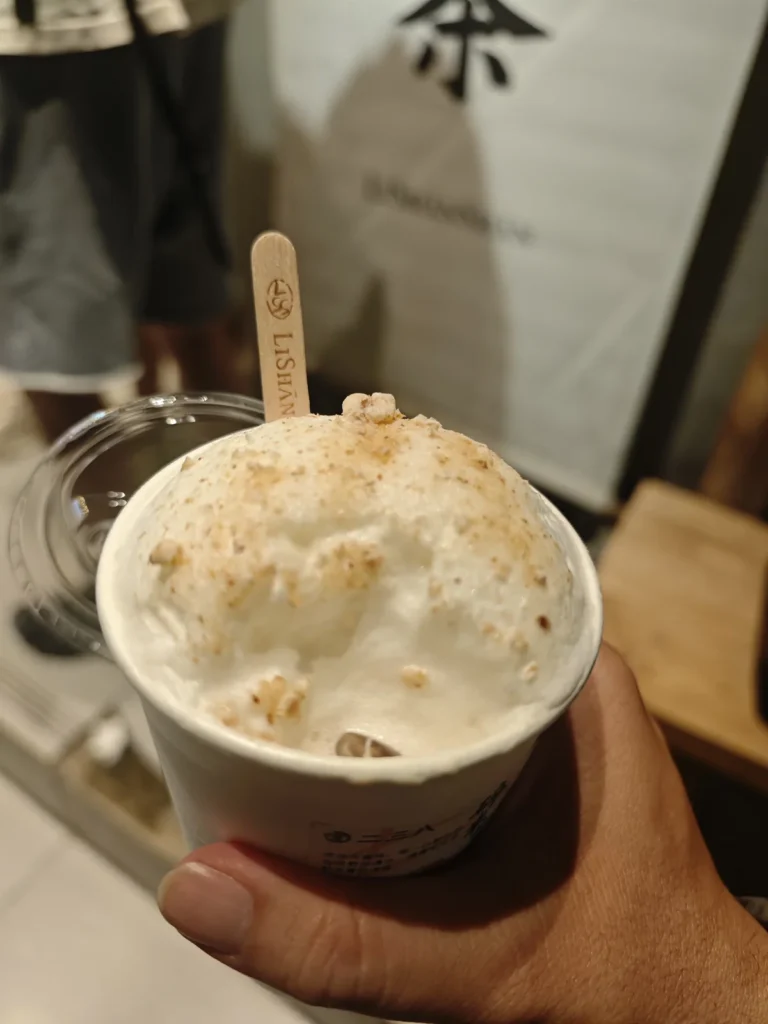 成都李山山茶事食記|不給吸管的瓦煲奶茶,一杯「碎米銀子」喝出糯米香 5 LiShanshan11