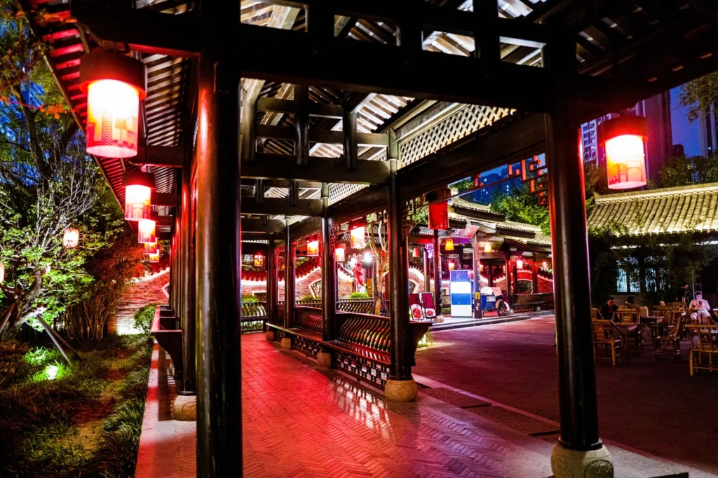 成都鐵像寺水街遊記|高樓間的川西老街,鐵佛古寺、十三座橋與一碗蓋碗茶 6 TiexiangTempleWaterStreet10